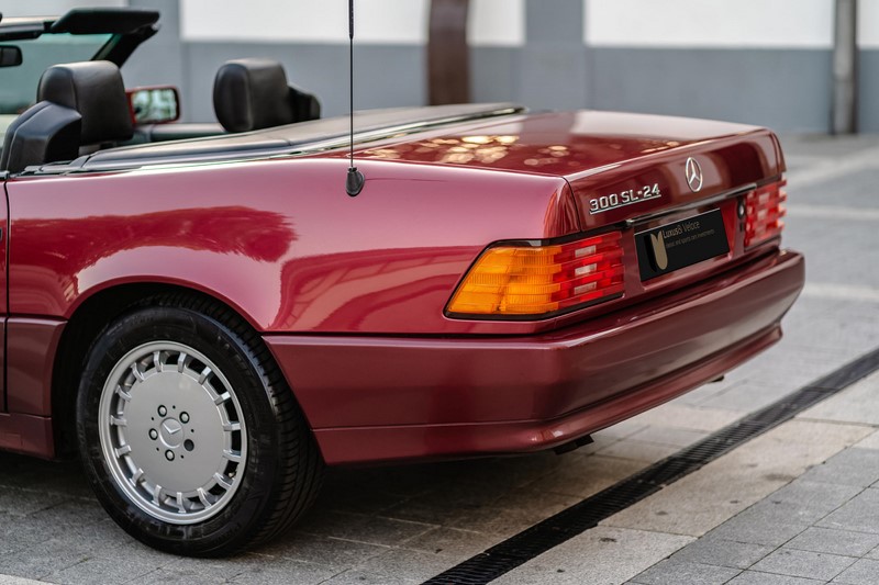 1990 Mercedes Benz 300SL24